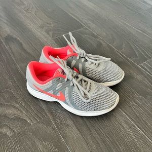 Nike Kids Revolution 4 Running Shoes- size 3.5Y